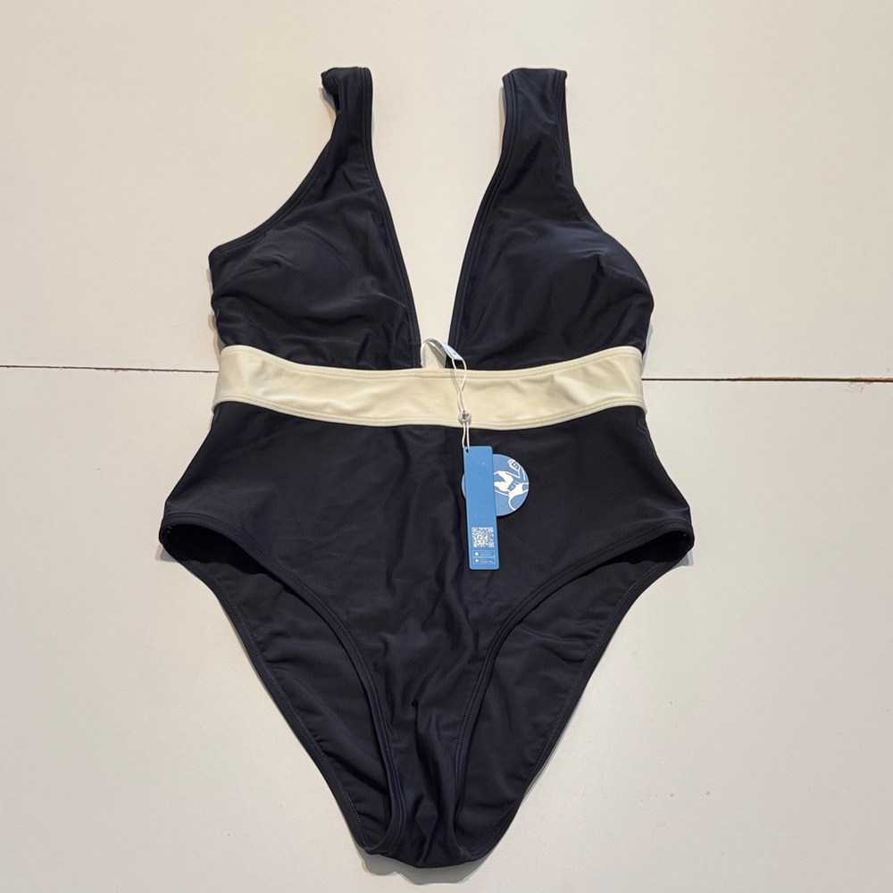 Cupshe Black and Cream Women's Swimsuit NWT medium